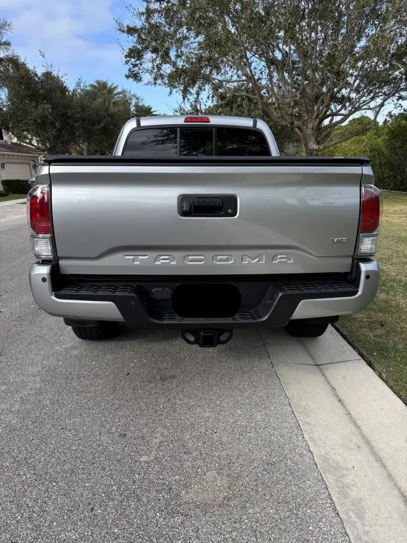 2021 Toyota Tacoma TRD Sport Access photo 11