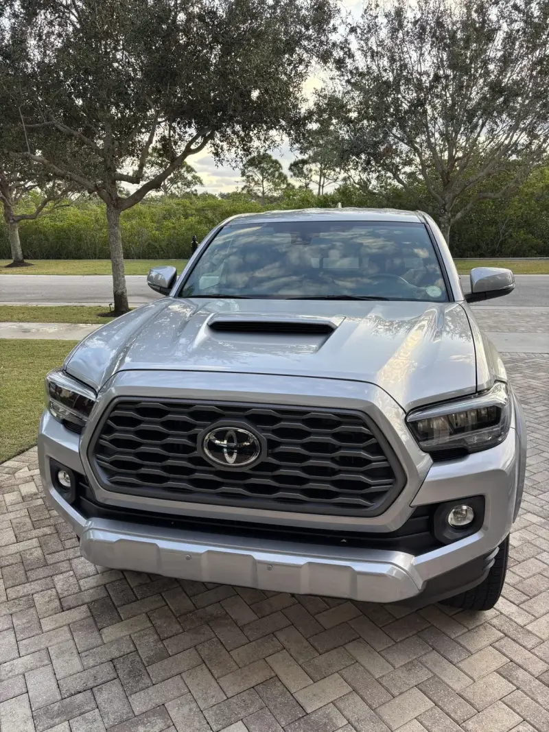 2021 Toyota Tacoma TRD Sport Access photo 4