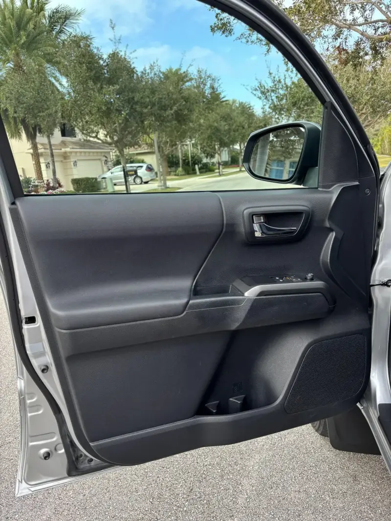 2021 Toyota Tacoma TRD Sport Access photo 28