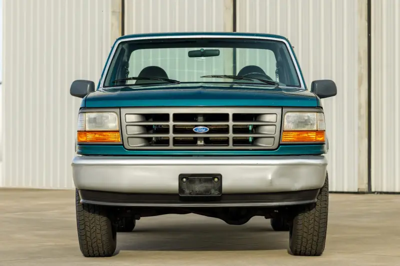 1996 Ford F-150 XL 4×4 5-Speed photo 6