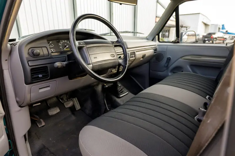 1996 Ford F-150 XL 4×4 5-Speed photo 25