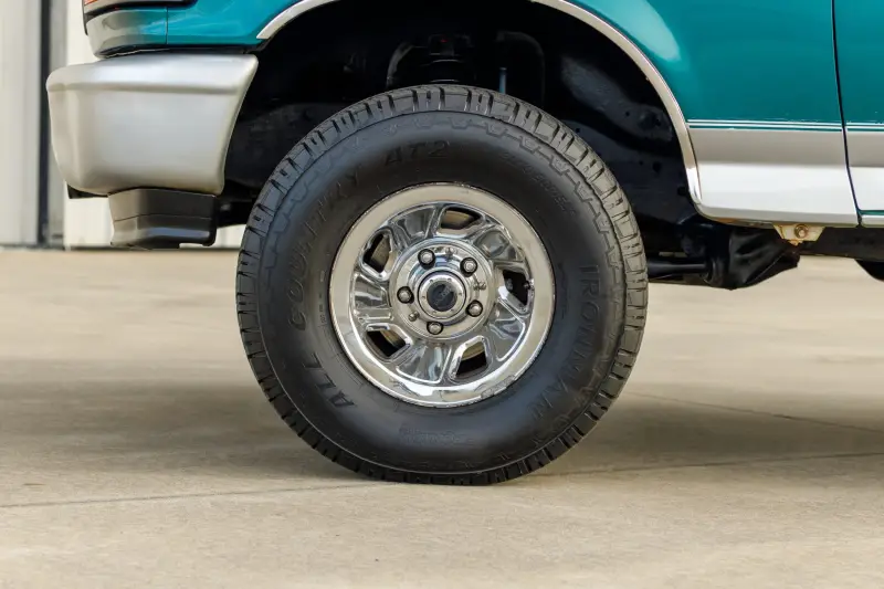 1996 Ford F-150 XL 4×4 5-Speed photo 54