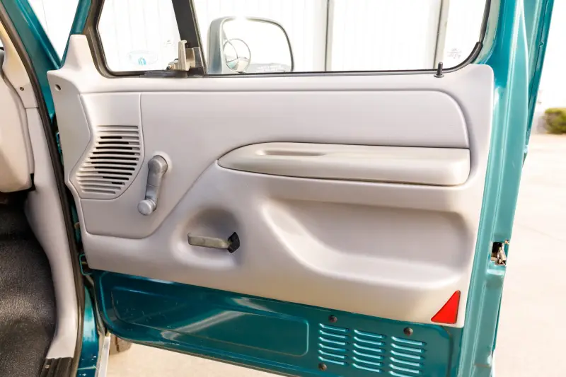 1996 Ford F-150 XL 4×4 5-Speed photo 29