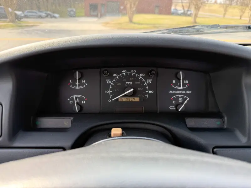 1996 Ford F-150 XL 4×4 5-Speed photo 70