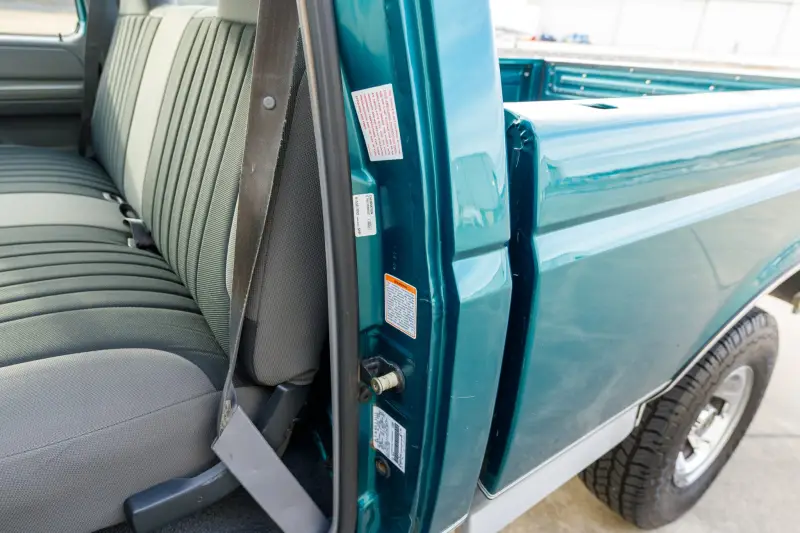 1996 Ford F-150 XL 4×4 5-Speed photo 66