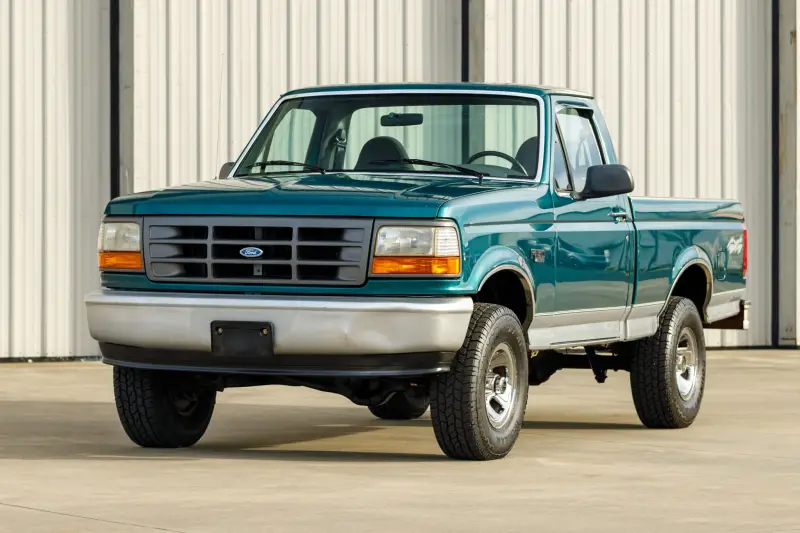 1996 Ford F-150 XL 4×4 5-Speed photo 5