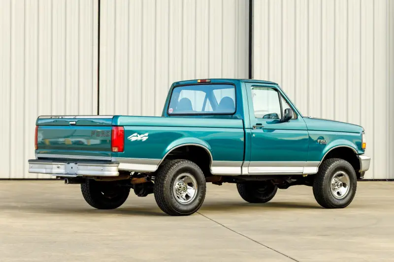1996 Ford F-150 XL 4×4 5-Speed photo 11