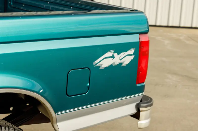 1996 Ford F-150 XL 4×4 5-Speed photo 44
