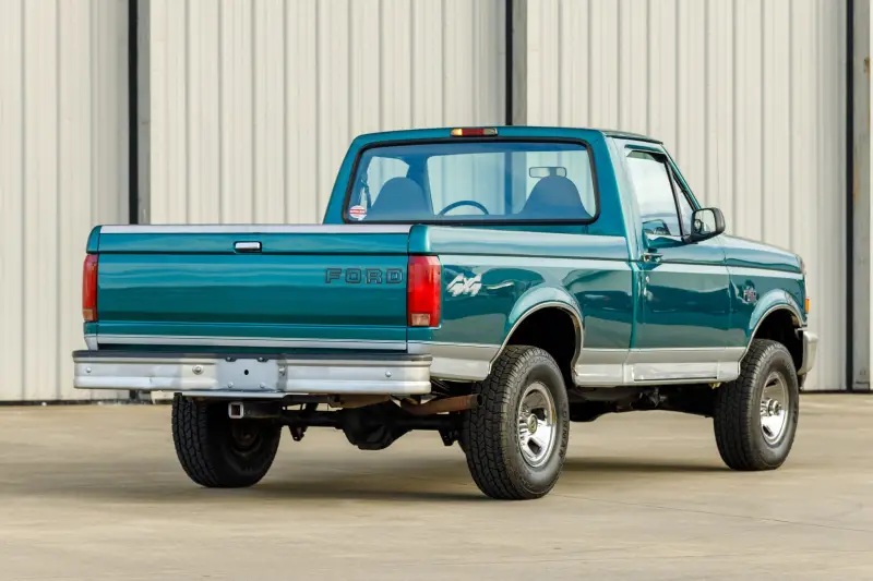 1996 Ford F-150 XL 4×4 5-Speed photo 12