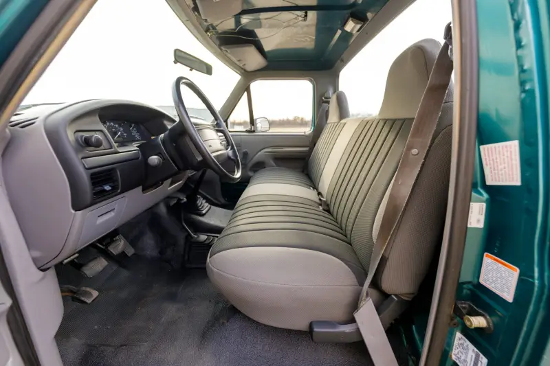 1996 Ford F-150 XL 4×4 5-Speed photo 17