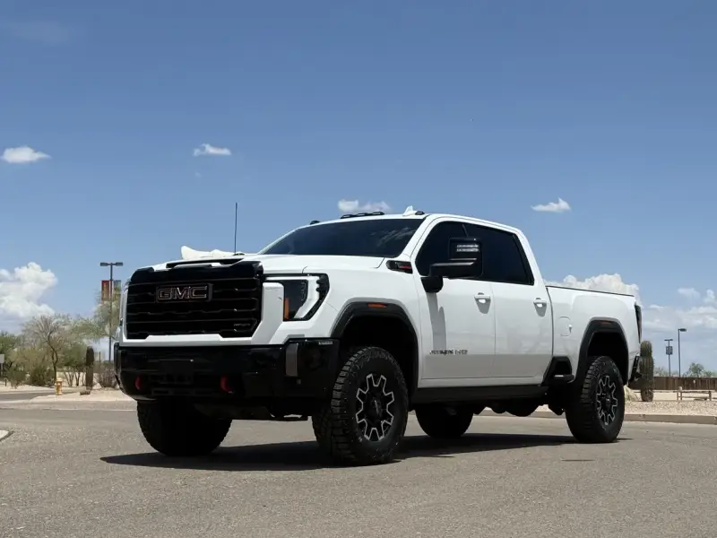 2024 GMC Sierra 2500HD photo 2