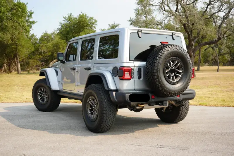 2024 Jeep Wrangler Rubicon 392 Four-Door photo 4