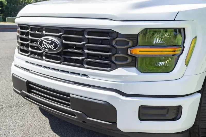 2025 Ford F-150 XL Regular Cab photo 16