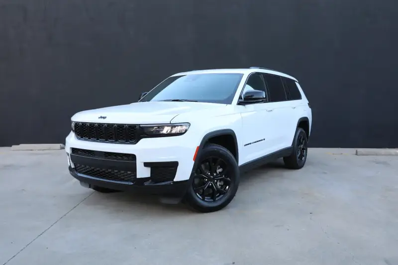 2025 Jeep Grand Cherokee L Altitude X photo 1