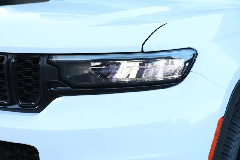 2025 Jeep Grand Cherokee L Altitude X photo 9