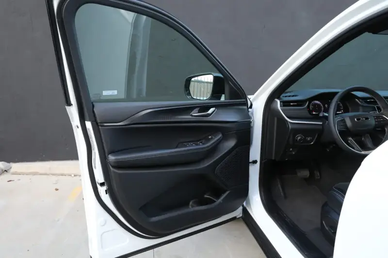 2025 Jeep Grand Cherokee L Altitude X photo 17