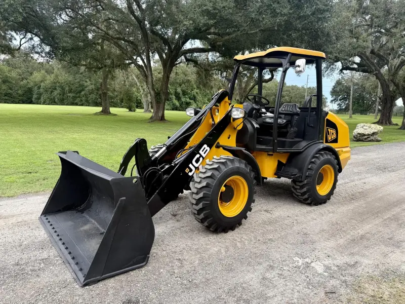 2014 JCB 406 photo 1