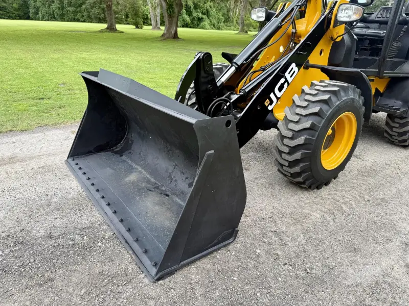 2014 JCB 406 photo 9