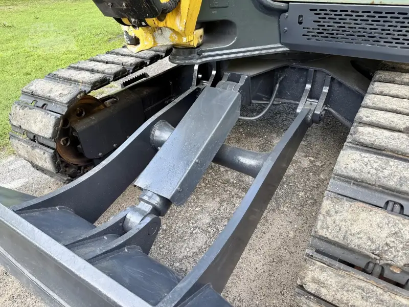 2014 YANMAR SV100 MID SIZE EXCAVATOR photo 24