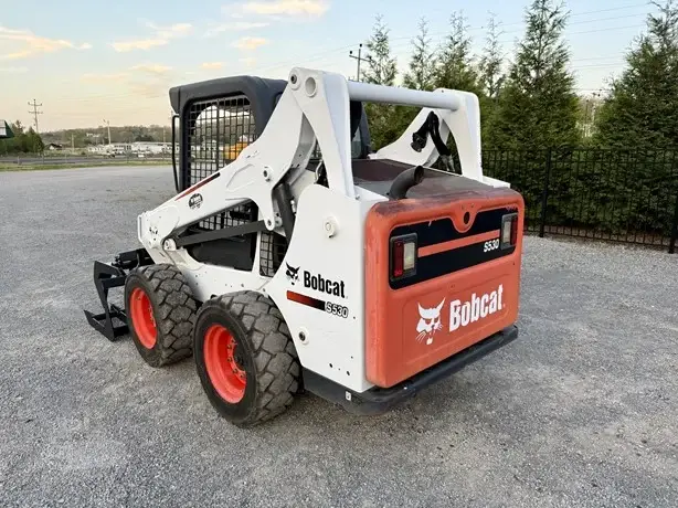 2015 BOBCAT S530 photo 2