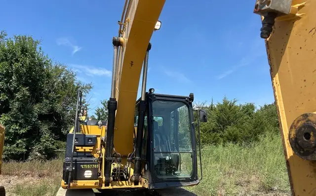 2015 Cat 318EL photo 15