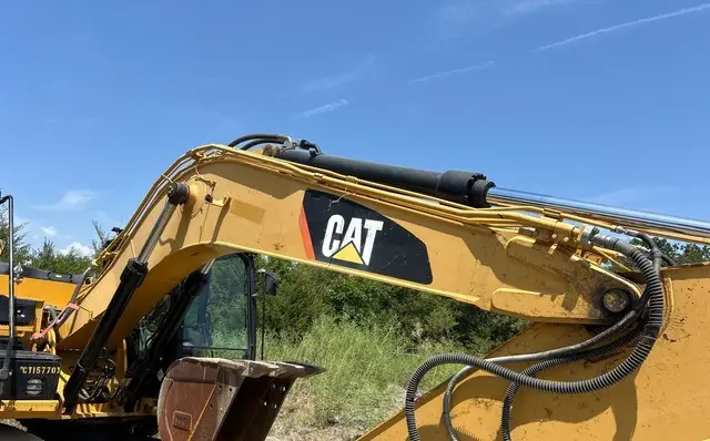 2015 Cat 318EL photo 31