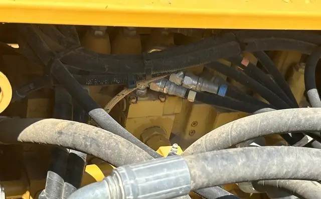 2015 Cat 318EL photo 37