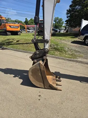 2017 BOBCAT E85 photo 6