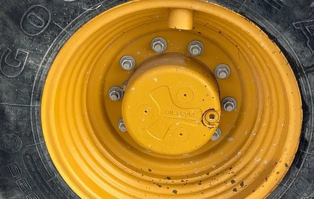 2018 Cat 415F2IL 4x4 photo 2