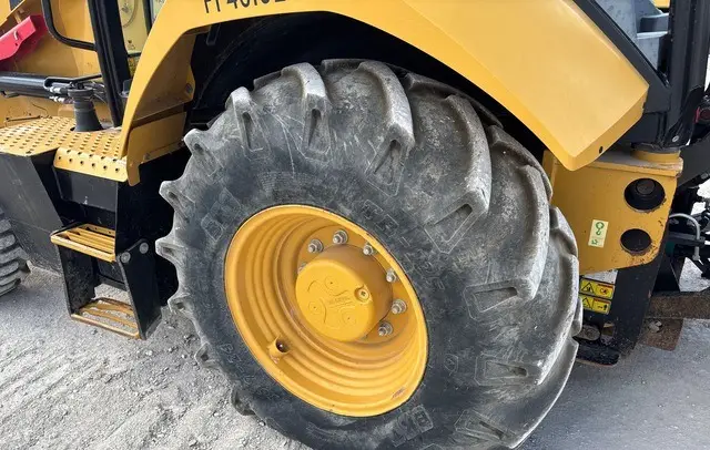 2018 Cat 415F2IL 4x4 photo 18