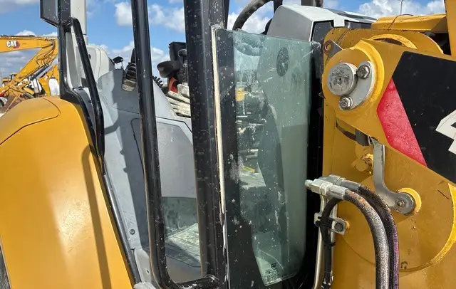 2018 Cat 415F2IL 4x4 photo 14