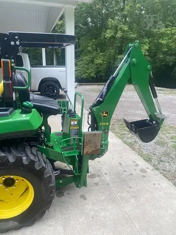 2019 JOHN DEERE 2032R photo 4