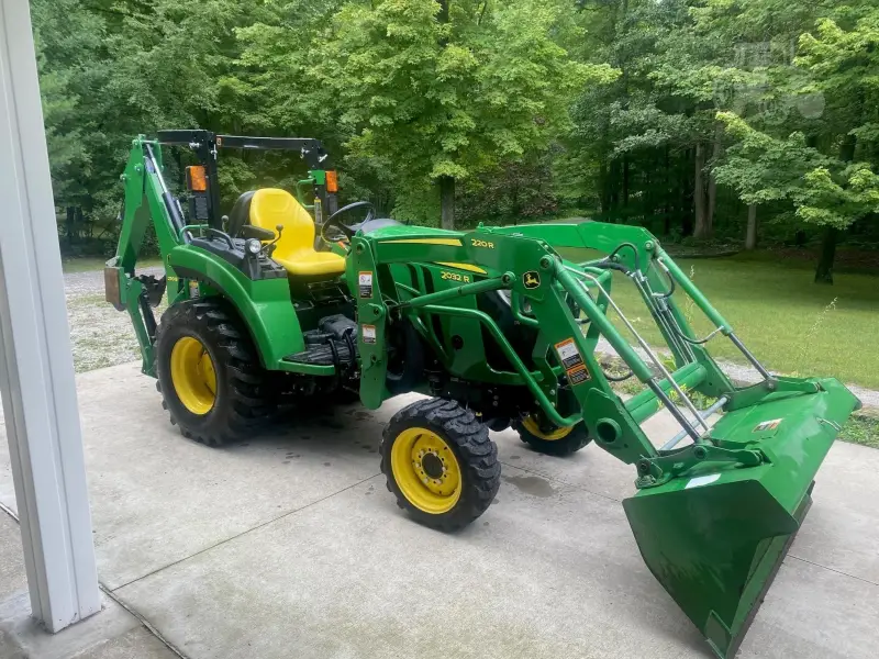 2019 JOHN DEERE 2032R photo 2