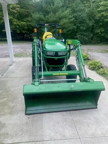 2019 JOHN DEERE 2032R photo 3
