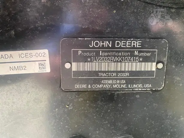 2019 JOHN DEERE 2032R photo 12