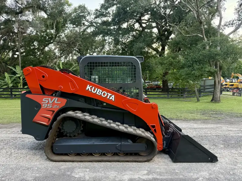 2019 KUBOTA SVL95-2S photo 9