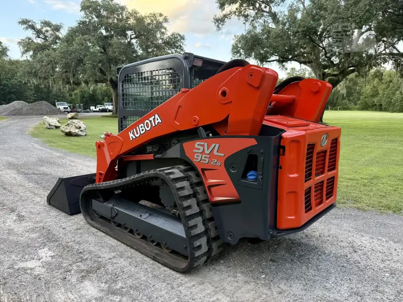 2019 KUBOTA SVL95-2S photo 3