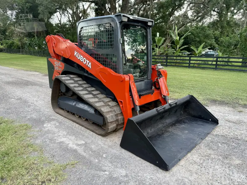 2019 KUBOTA SVL95-2S photo 2