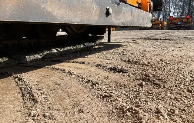 2019 LeeBoy 8520 Track Asphalt Paver photo 12