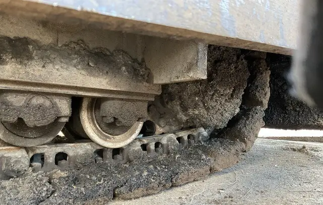 2019 LeeBoy 8520 Track Asphalt Paver photo 84