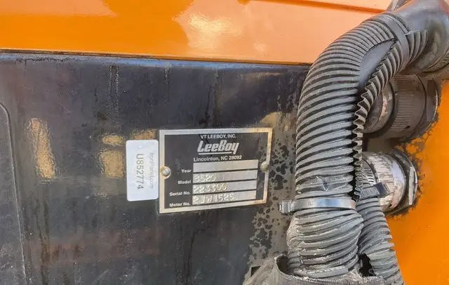 2019 LeeBoy 8520 Track Asphalt Paver photo 77