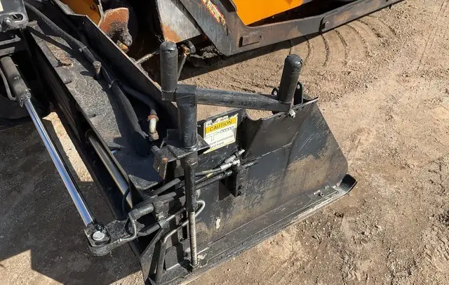 2019 LeeBoy 8520 Track Asphalt Paver photo 87