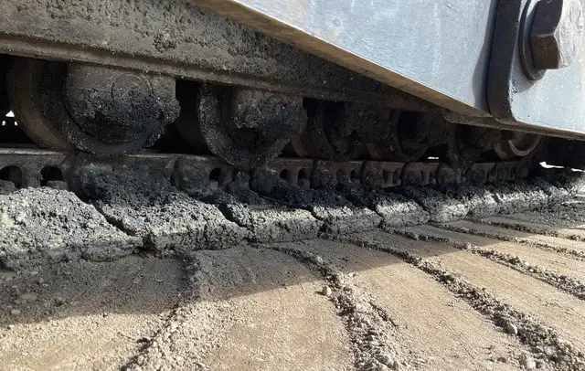 2019 LeeBoy 8520 Track Asphalt Paver photo 37