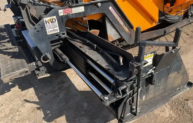 2019 LeeBoy 8520 Track Asphalt Paver photo 59