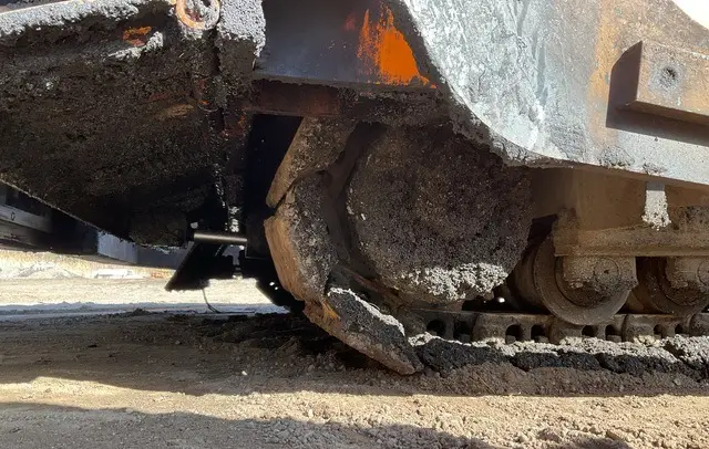 2019 LeeBoy 8520 Track Asphalt Paver photo 90