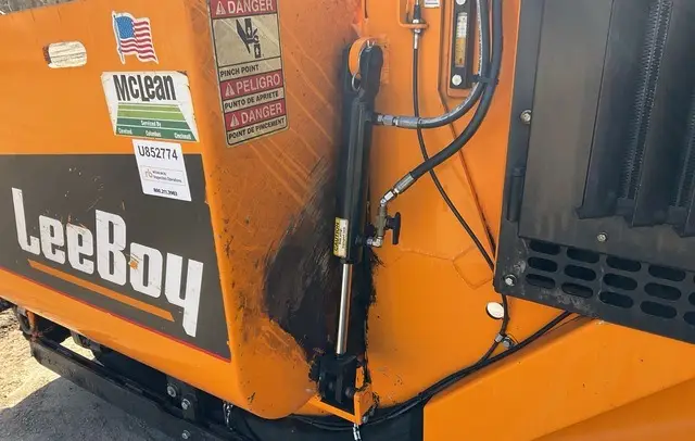 2019 LeeBoy 8520 Track Asphalt Paver photo 42