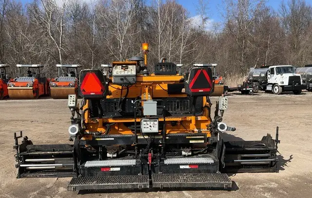2019 LeeBoy 8520 Track Asphalt Paver photo 85
