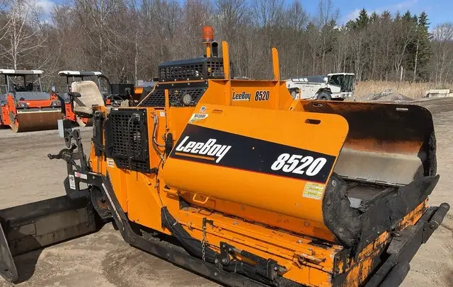 2019 LeeBoy 8520 Track Asphalt Paver photo 58