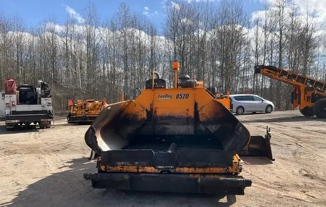 2019 LeeBoy 8520 Track Asphalt Paver photo 41
