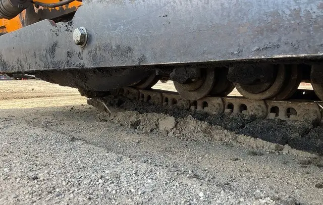 2019 LeeBoy 8520 Track Asphalt Paver photo 52